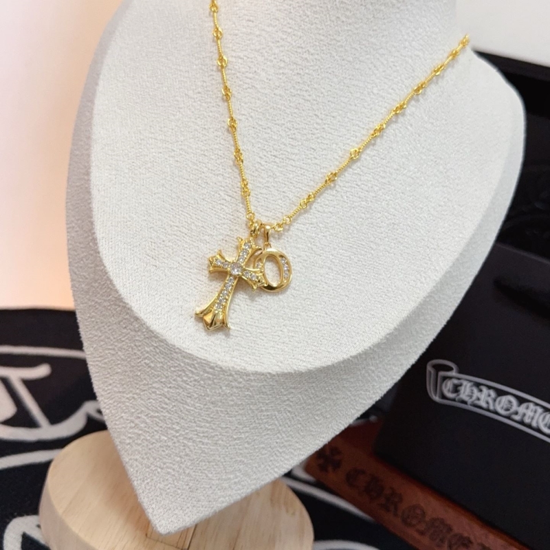 Ch*0me He**ts necklaces